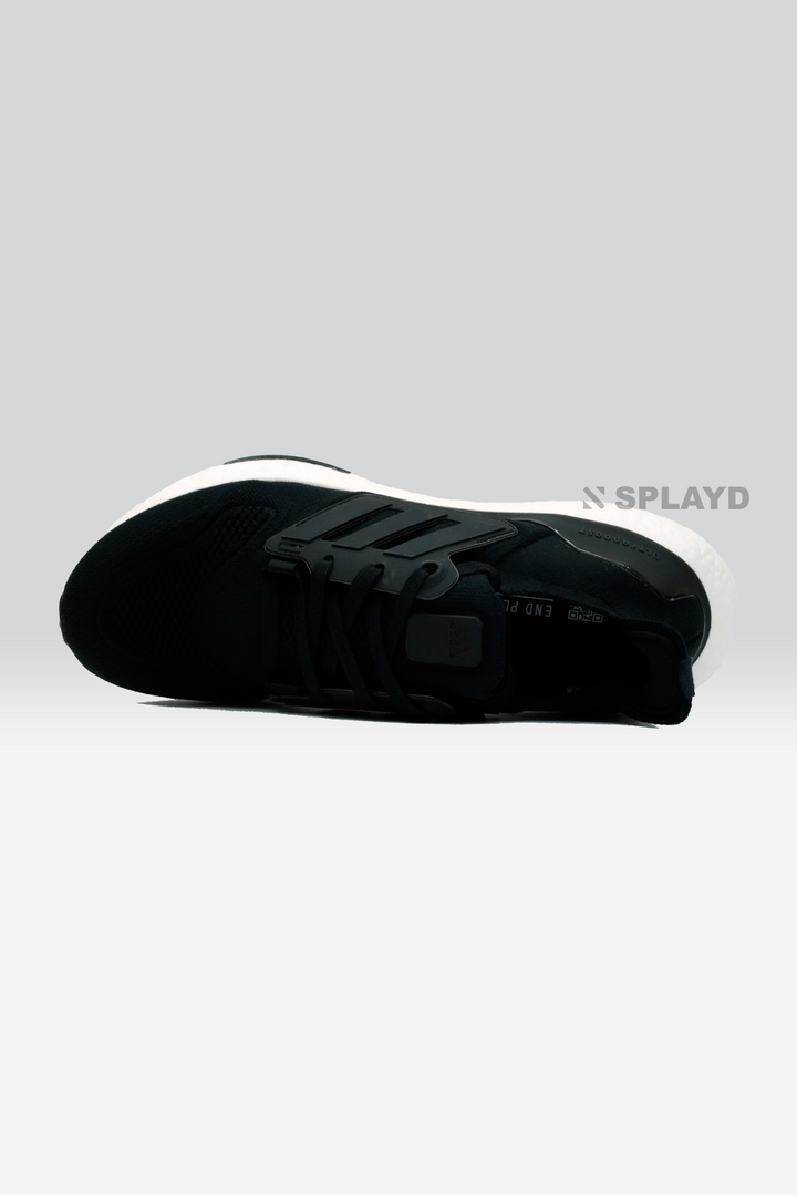 Ultra Boost 22 Black White SPLAYD