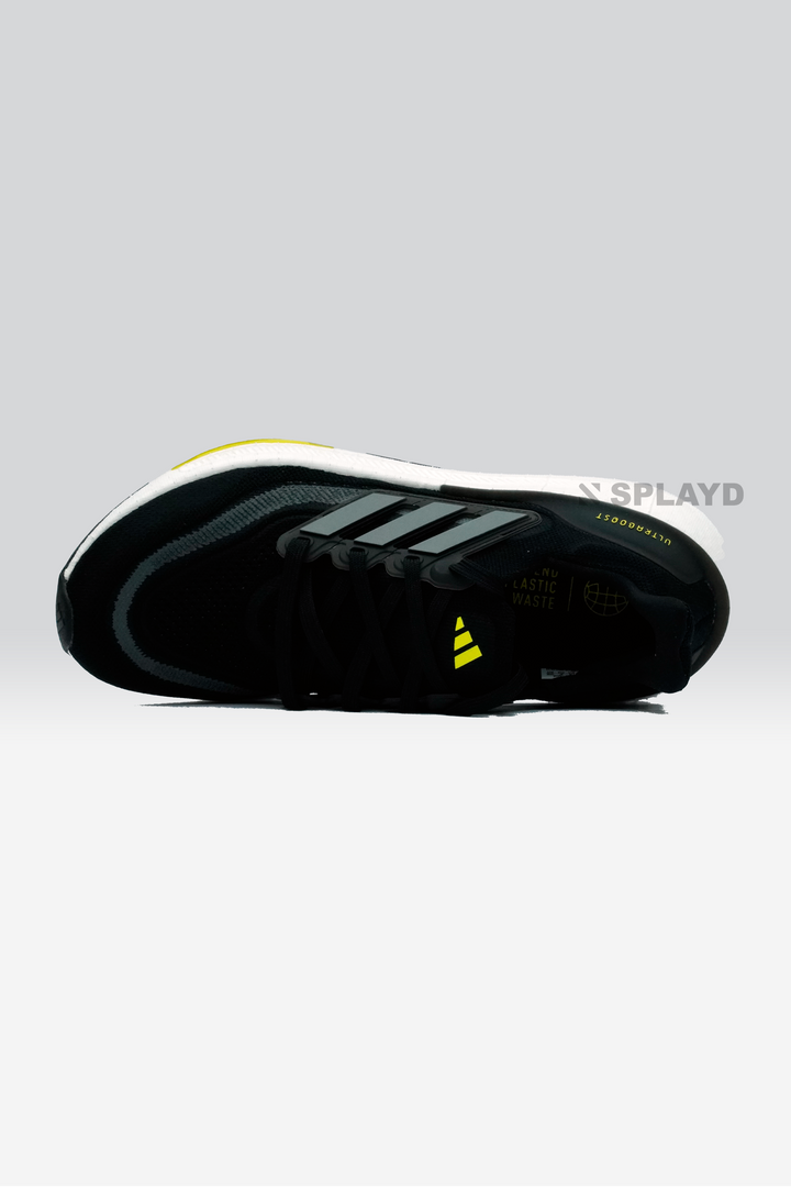 Ultra Boost Light Core Black Volt SPLAYD